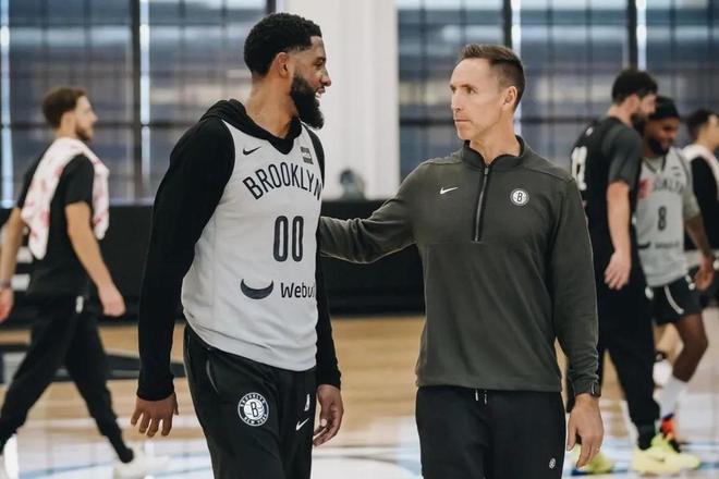 迅速赢得了 迅速赢得了