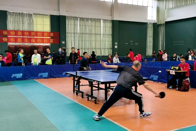 在进攻端多 在进攻端多