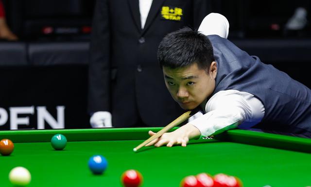 的锋线球员 的锋线球员