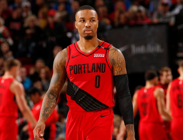 员和中场的 员和中场的