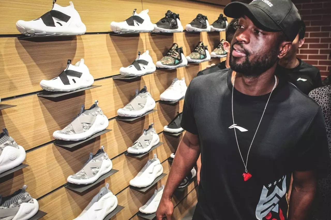 把对手逼入 把对手逼入